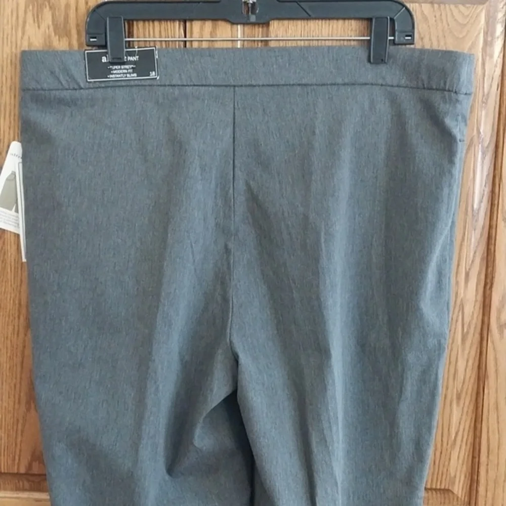 Alfred Dunner NWT‎ Women's Classic Pull-on Dress Pants Sz 18 Grey Tummy Control